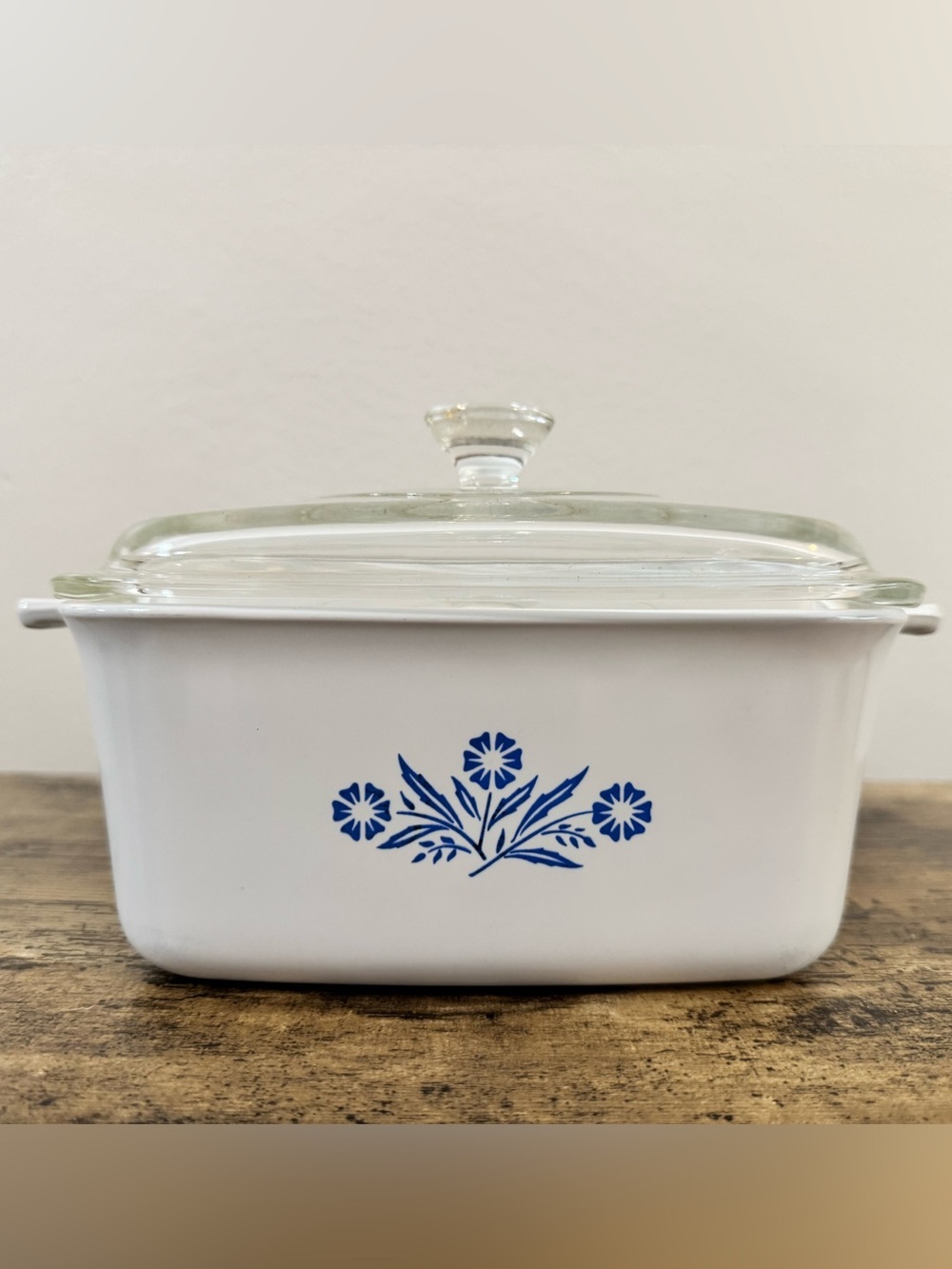 Vintage Corning Ware Blue Cornflower Casserole Dish w/ Glass Lid - Picture 2 of 10